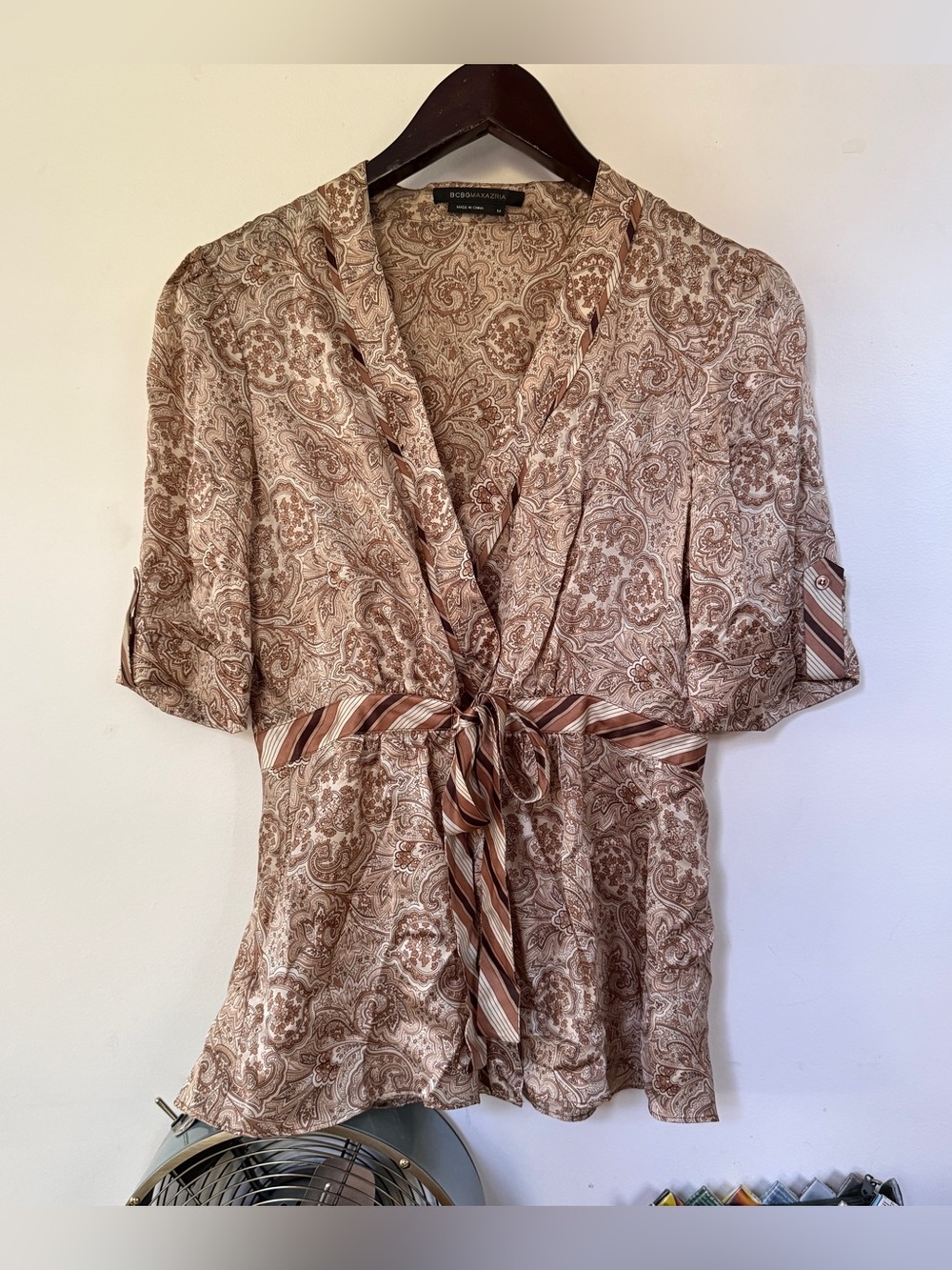 BCBG Max Azria 100% Silk Y2K Paisley Wrap Peplum Babydoll Blouse M Boho Tuscan